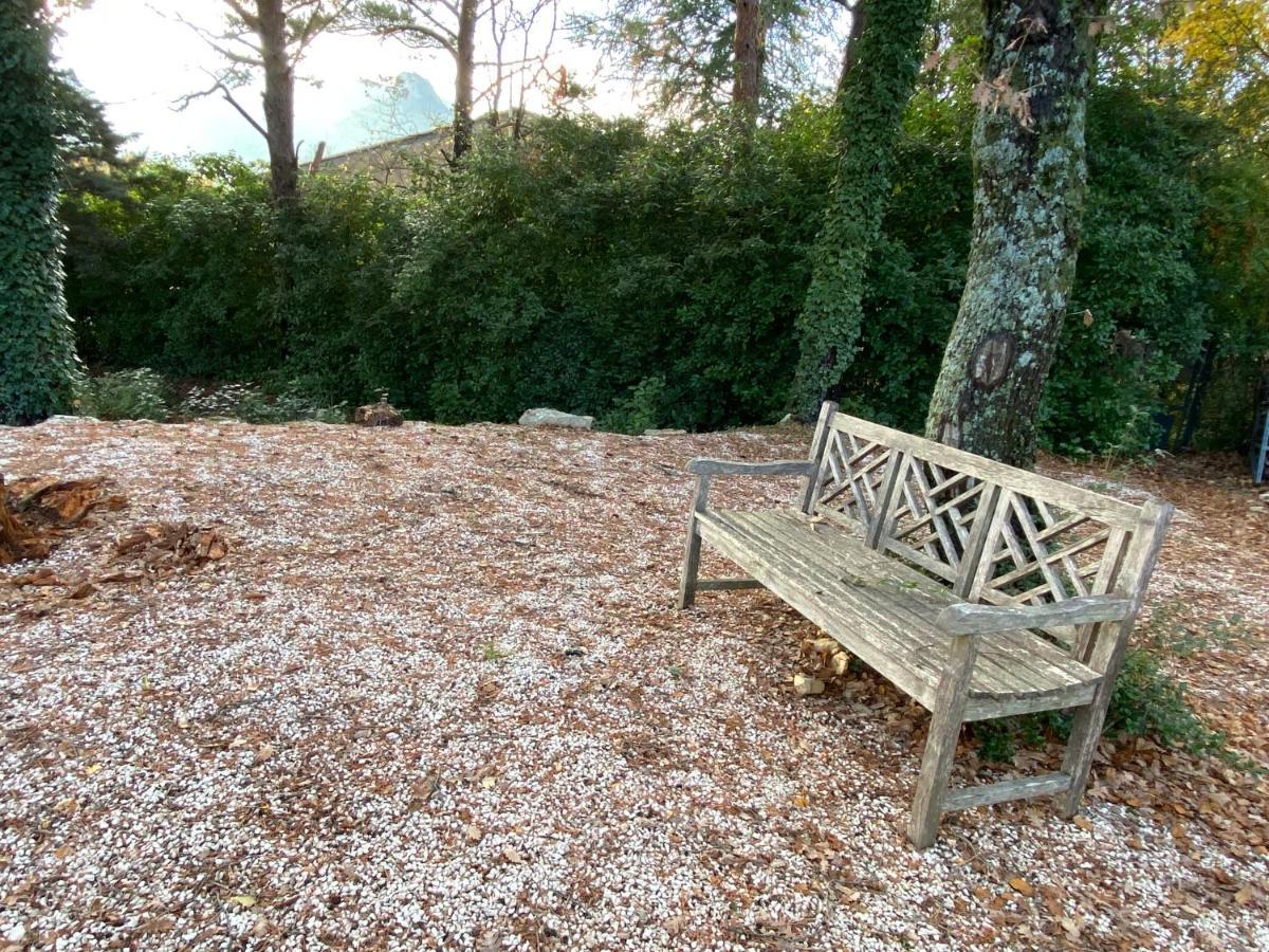 La Maison De Mado Et Sa Cabane Dans Les Arbres Plan d'Aups Exterior foto